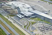 Avião com 144 haitianos pousa em Confins para reunificação familiar
