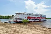 Barco Hospital São João XXIII leva saúde a ribeirinhos em Tefé, no Amazonas