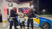 Bebê de dois meses salva de engasgo por policiais militares em Piraí