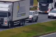 Caminhonete furtada é detectada pela Muralha Digital e motorista preso na BR-277
