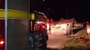 Carro capota após motorista perder controle em curva na estrada de Nova Serrana