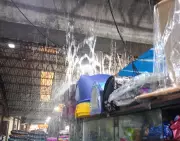 Chuva intensa causa vazamentos e prejuízos em mercado municipal de Aracaju