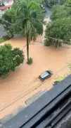 Chuva intensa provoca alagamentos e queda de muro em Volta Redonda