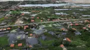 Chuvas no Piauí deixam 120 famílias ilhadas; moradores resistem a resgate em Parnaíba