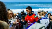 Circuito Mundial de Surfe avança com ritmo acelerado na Austrália; brasileiros brilham