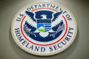 Câmara dos EUA aprova financiamento parcial do DHS sem verbas para imigração