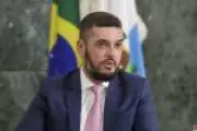 Comando Vermelho avança na administração pública e revela liquefação política no Brasil
