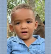 Criança de 3 anos morre em colisão entre moto e ônibus escolar no interior de Alagoas