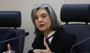 Cármen Lúcia revela pressão familiar para deixar STF devido a ataques machistas
