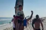 Dom Vianna, filho de Luana Piovani e Pedro Scooby, vence primeiro título no surfe aos 14 anos