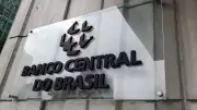 Economistas elevam previsão da inflação e esperam corte de juros para 14,5%