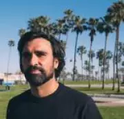 Eduardo Muniz revela desafios de atuar em Hollywood e comunidade brasileira