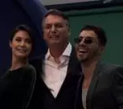 Equipe de Flávio Bolsonaro minimiza atritos com Michelle e critica maquiador