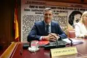 Espanha desafia Europa e regulariza meio milhão de imigrantes; direita promete reverter