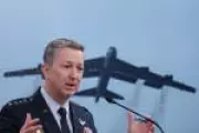 EUA afirmam que metas militares no Irã foram atingidas, mas permanecem prontos para combate
