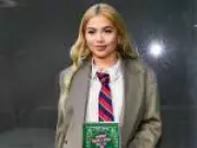 Ex-atriz da Disney Hayley Kiyoko lança segundo romance sáfico 'Um lugar para nós'
