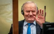 Ex-comandante sérvio-bósnio Ratko Mladic sofre AVC e estado de saúde é grave