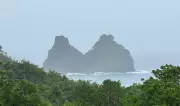 Fernando de Noronha em alerta por chuvas moderadas a fortes emitido pela Apac