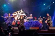 Festival de Curitiba 2026 celebra sucesso com 200 mil pessoas e impacto de R$ 50 milhões