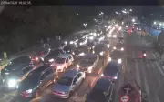 Fila de espera de 3 horas na travessia de balsa entre Ilhabela e São Sebastião