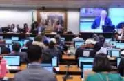 Fim da escala 6×1: CCJ da Câmara aprova proposta e texto segue para comissão especial