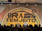 Flávio Bolsonaro defende impeachment de ministros do STF em pré-campanha no RS