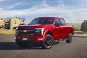 Ford anuncia recall de picapes Maverick e F-150 no Brasil por falha no módulo de reboque