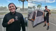 Fãs do Guns N' Roses acampam 48 horas antes do show em Fortaleza, com organização e emoção