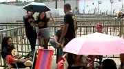 Fãs do Guns N' Roses acampam sob chuva em São Luís para show histórico no Castelão