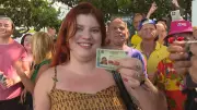Fãs e brasileira que se chama Shakira aguardam cantora no Rio