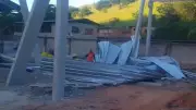 Galpão desaba em Cachoeiro de Itapemirim e quatro trabalhadores ficam feridos