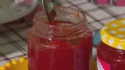 Geleia de tomate com pimenta chilli: receita agridoce de agricultora paranaense