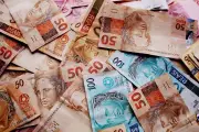 Governo envia ao Congresso projeto de orçamento para 2027 com meta de superávit e aumento do salário mínimo