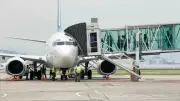 Governo estuda zerar impostos federais sobre querosene de aviação para conter alta de passagens