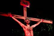 Grupo Teatral Kauré encena Paixão de Cristo na Praça Tiradentes em Santarém