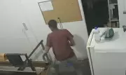 Homem passa um dia escondido em forro de shopping para furtar joalheria