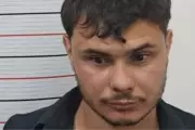 Homem que mordeu e arrancou parte da orelha da namorada é demitido após repercussão