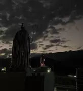 Igreja luciferiana às margens da Via Dutra atrai curiosos e busca regularização no RJ