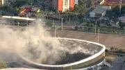 Incêndio atinge velódromo olímpico no Rio; bombeiros controlam chamas sem vítimas