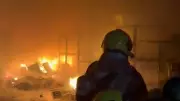 Incêndio consome galpão comercial em Aracaju; bombeiros controlam chamas sem vítimas