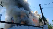Incêndio de grandes proporções atinge Instituto de Educação histórico em Paranaguá