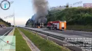 Incêndio em carreta interdita parcialmente a SP-280 em Araçariguama