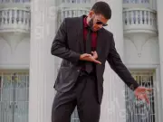 Influenciador acreano Vitor Macário viraliza com dança de terno e ultrapassa 100 milhões de visualizações