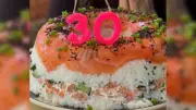 Influenciadora japonesa revela reação dos pais ao bolo de sushi abrasileirado