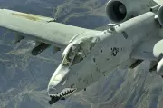 Irã e EUA em busca de piloto desaparecido após derrubada de aviões militares