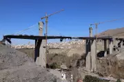Israel emite alerta urgente para iranianos evitarem trens e anuncia bombardeios iminentes