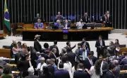 Janela partidária termina nesta sexta-feira com trocas de partidos para eleições