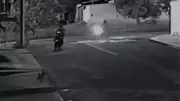 Jovem invade casa para se esconder e é morto a tiros em garagem em Patos de Minas