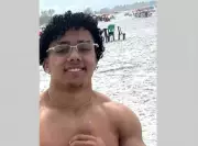 Jovem mineiro desaparece no mar de Arraial do Cabo após ser arrastado por onda