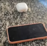 Jovem é preso por tráfico após fone Bluetooth conectar automaticamente ao celular em Piraí